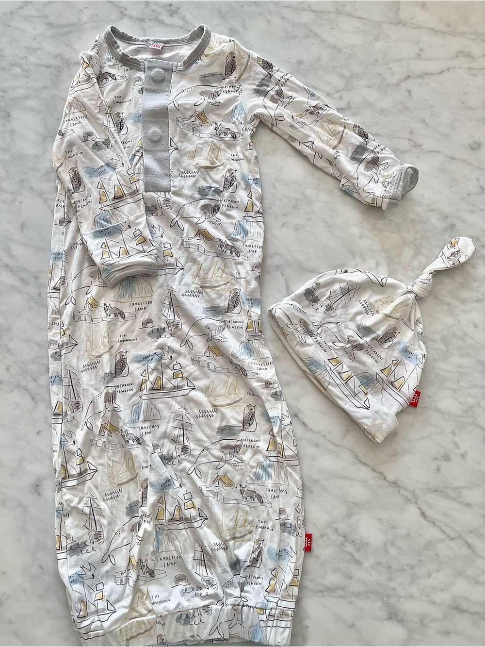 Magnetic Me Modal gown & hat newborn-3 months